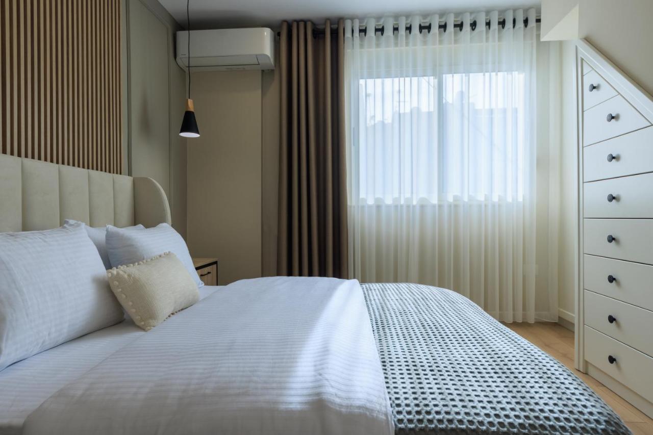 One-Bedroom Rooftop Skyline Central Hidden Gem In Tirana Exterior photo